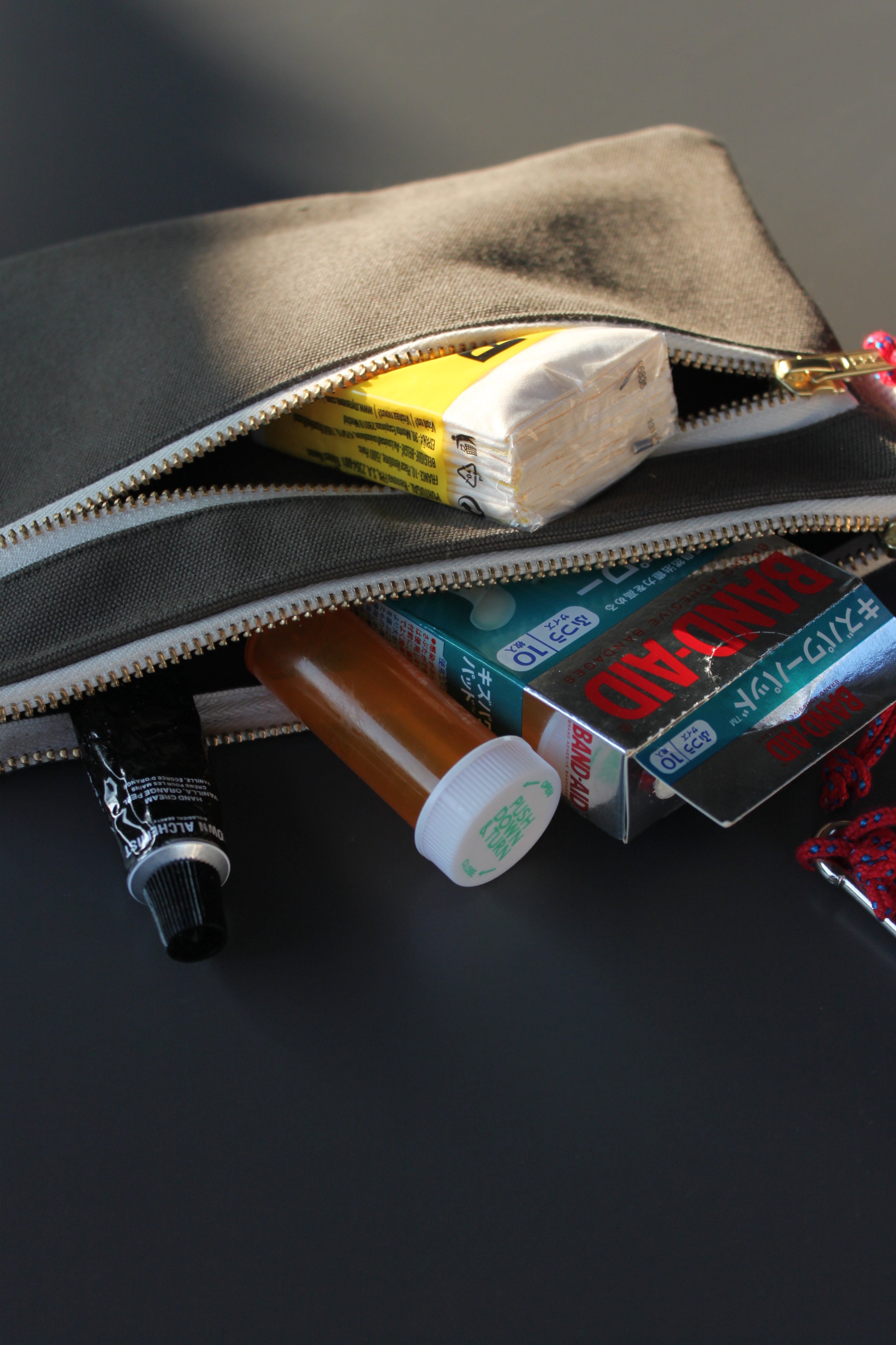 Pouch 厚磅帆布可掛式萬用小包